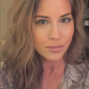 Meet your Posher, Suzanne